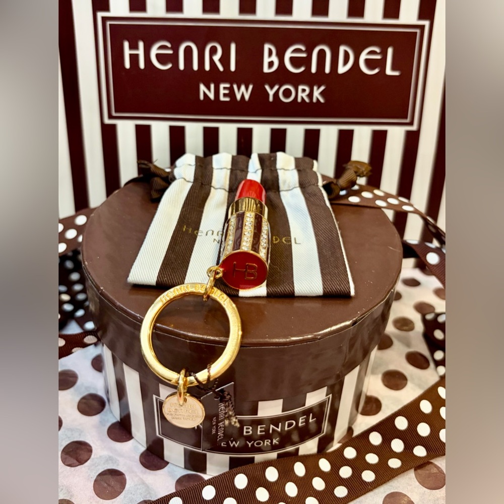 NWT HENRI BENDEL Red Lipstick Keychain, Gold Hardware & Crystals
Comes w/dusty - Picture 4 of 9